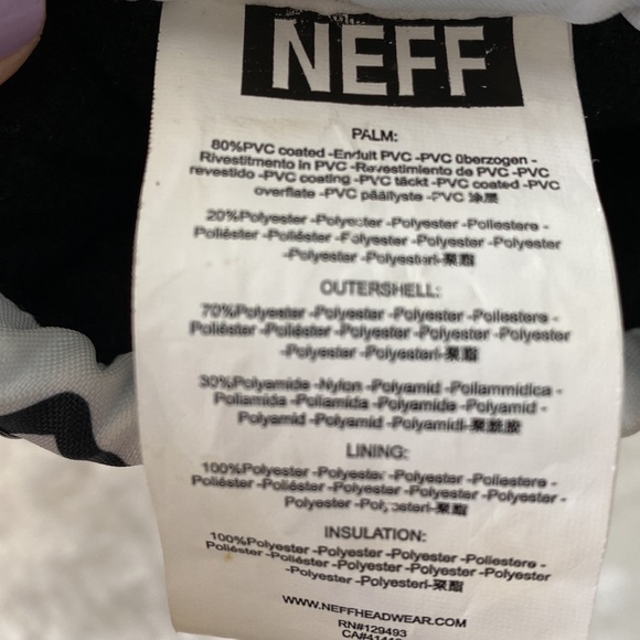 NEFF Mittens - Picture 8 of 10